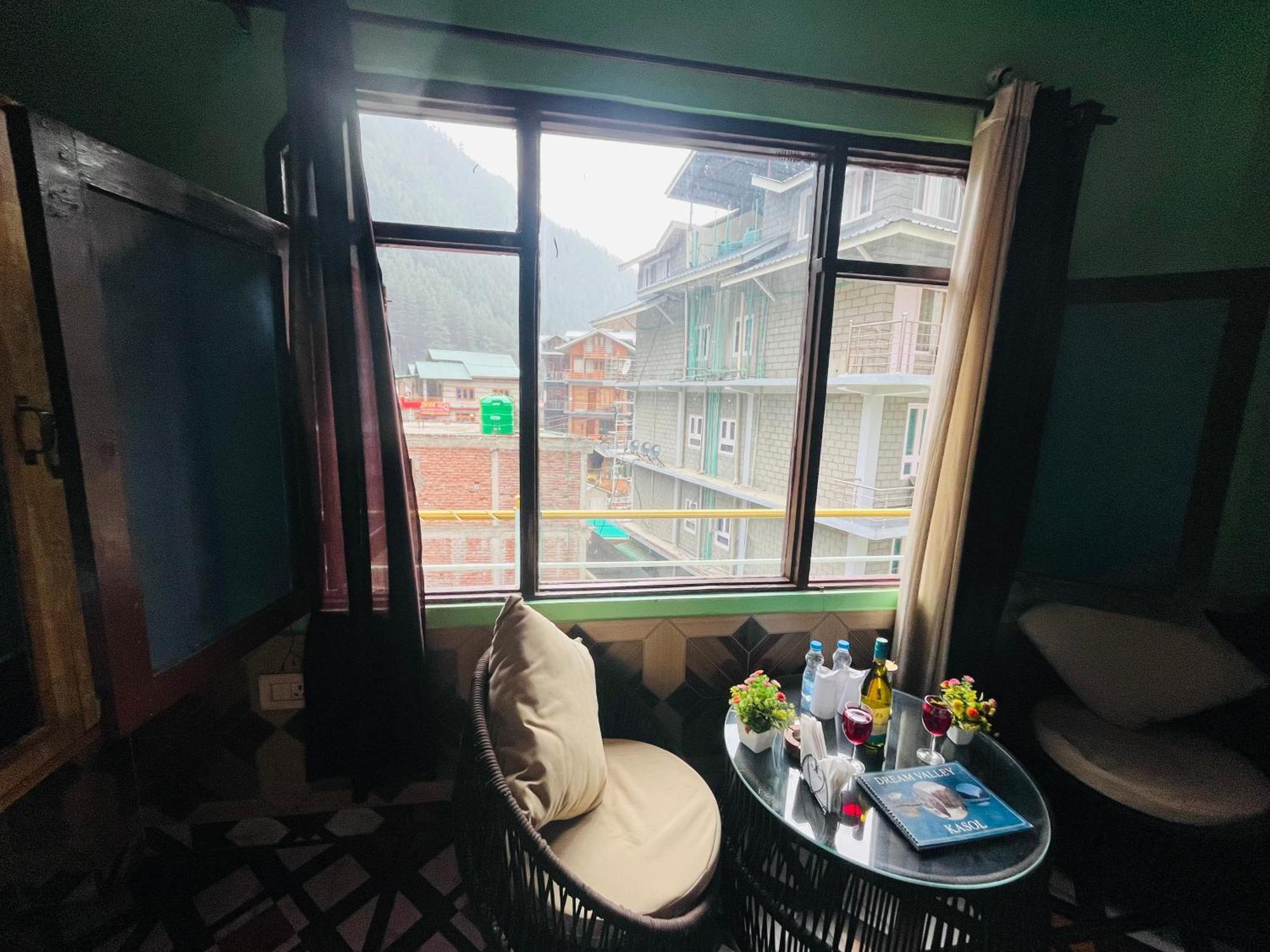 Hotel Brownie River View קאסול מראה חיצוני תמונה