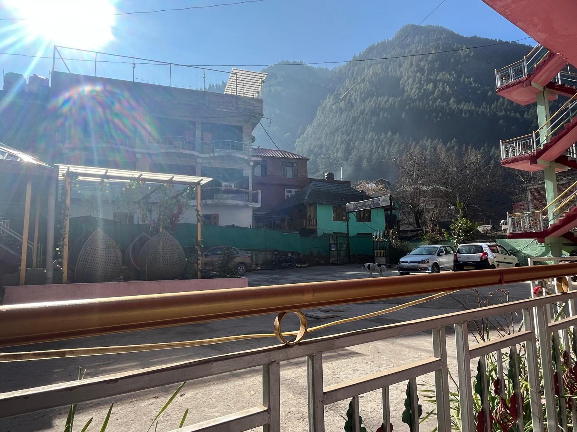Hotel Brownie River View קאסול מראה חיצוני תמונה