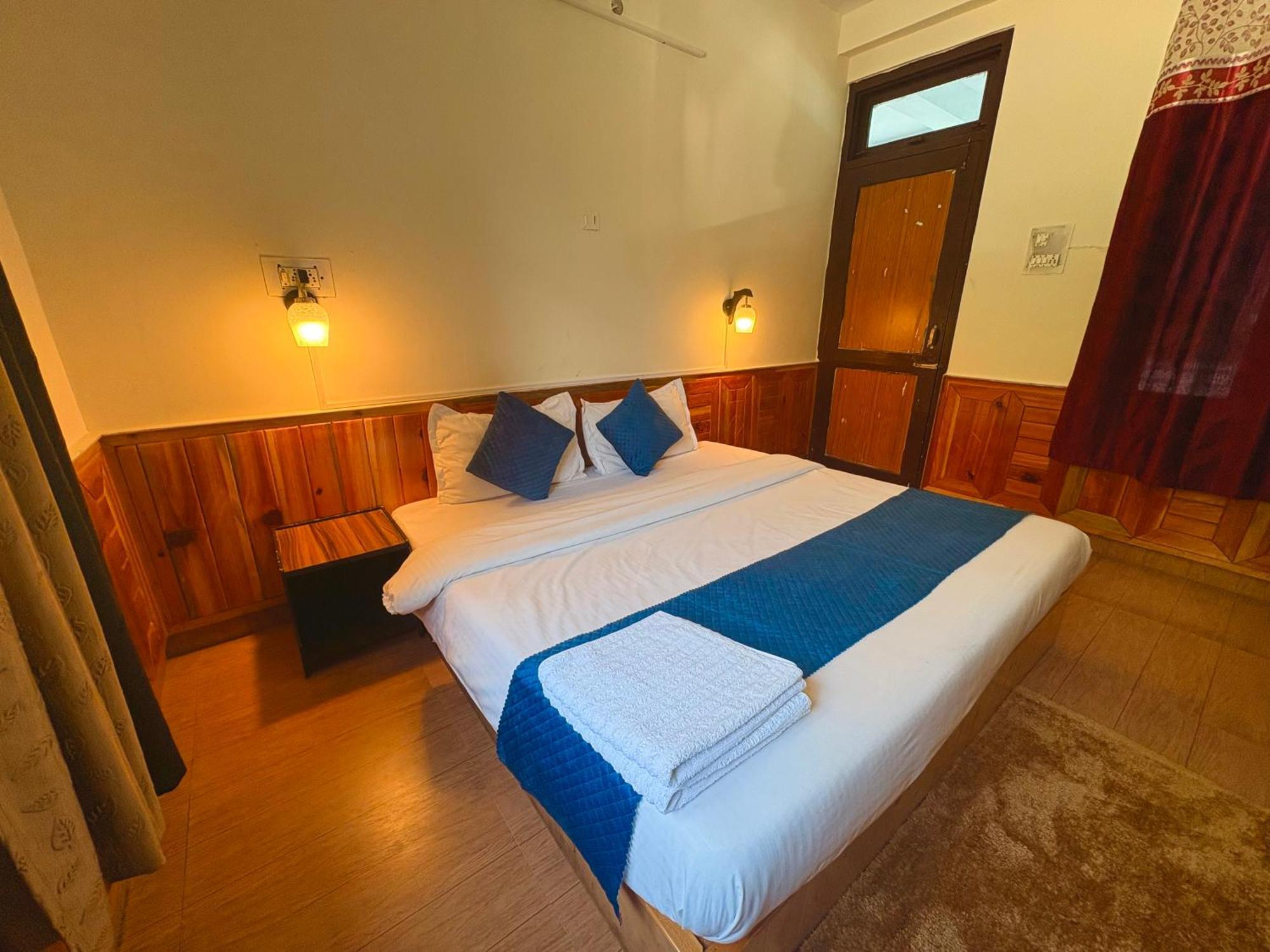 Hotel Brownie River View קאסול מראה חיצוני תמונה