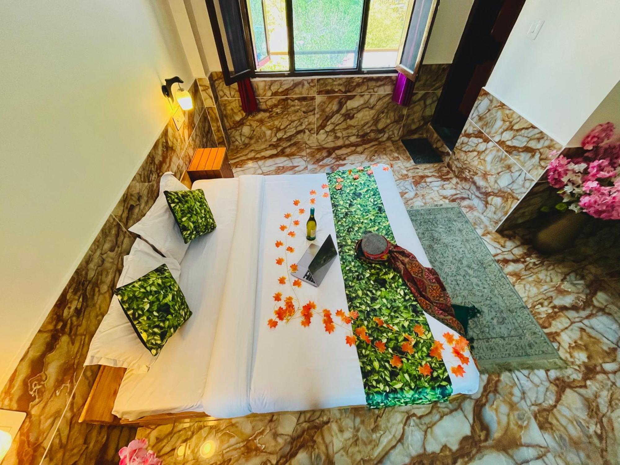 Hotel Brownie River View קאסול מראה חיצוני תמונה
