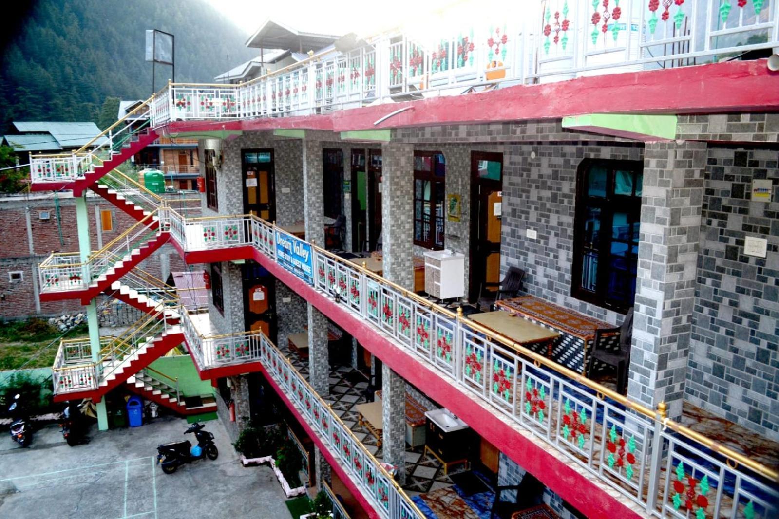 Hotel Brownie River View קאסול מראה חיצוני תמונה
